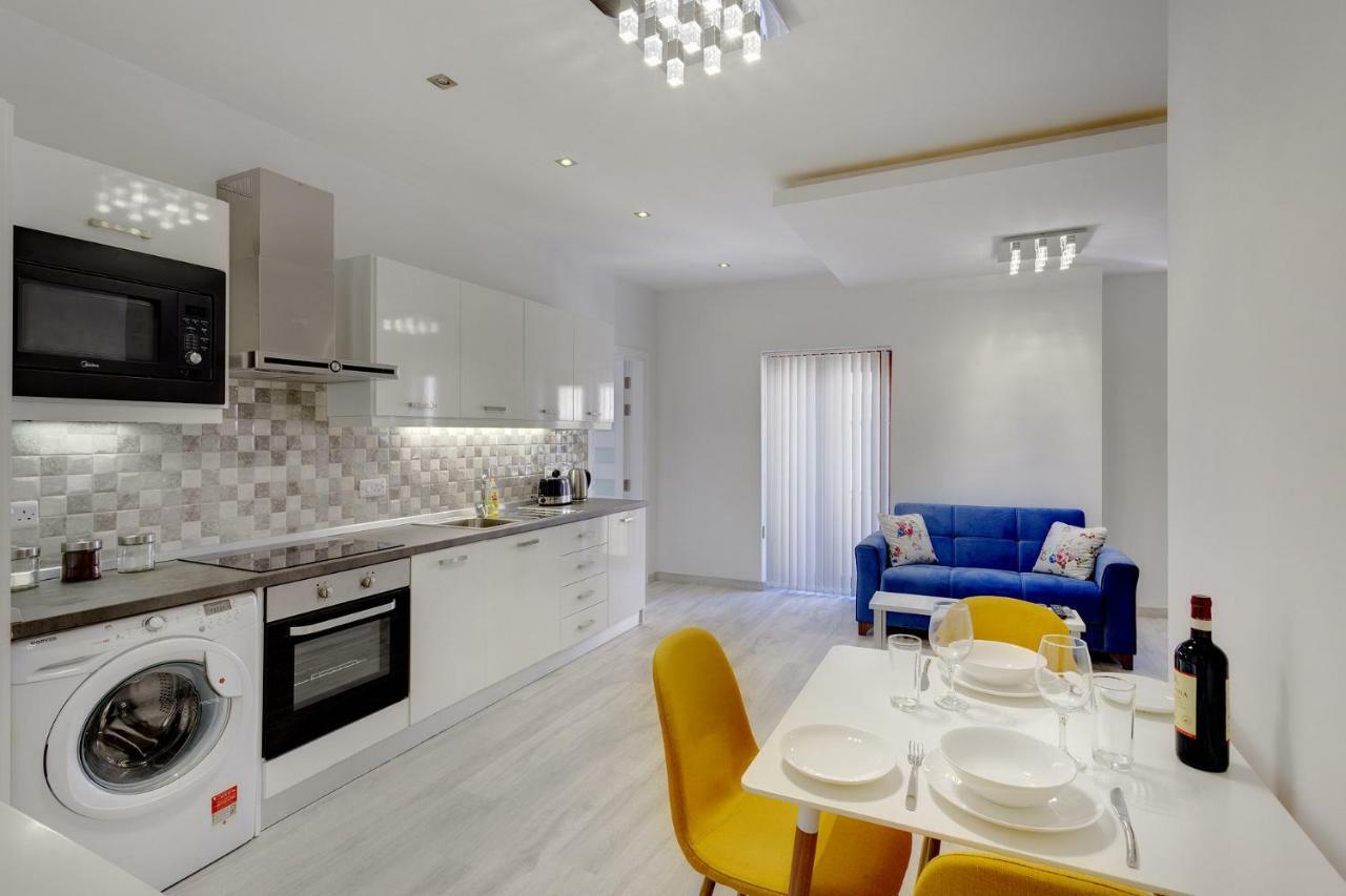 Splendid Apartment, Steps Away From The Sea Sliema Ngoại thất bức ảnh