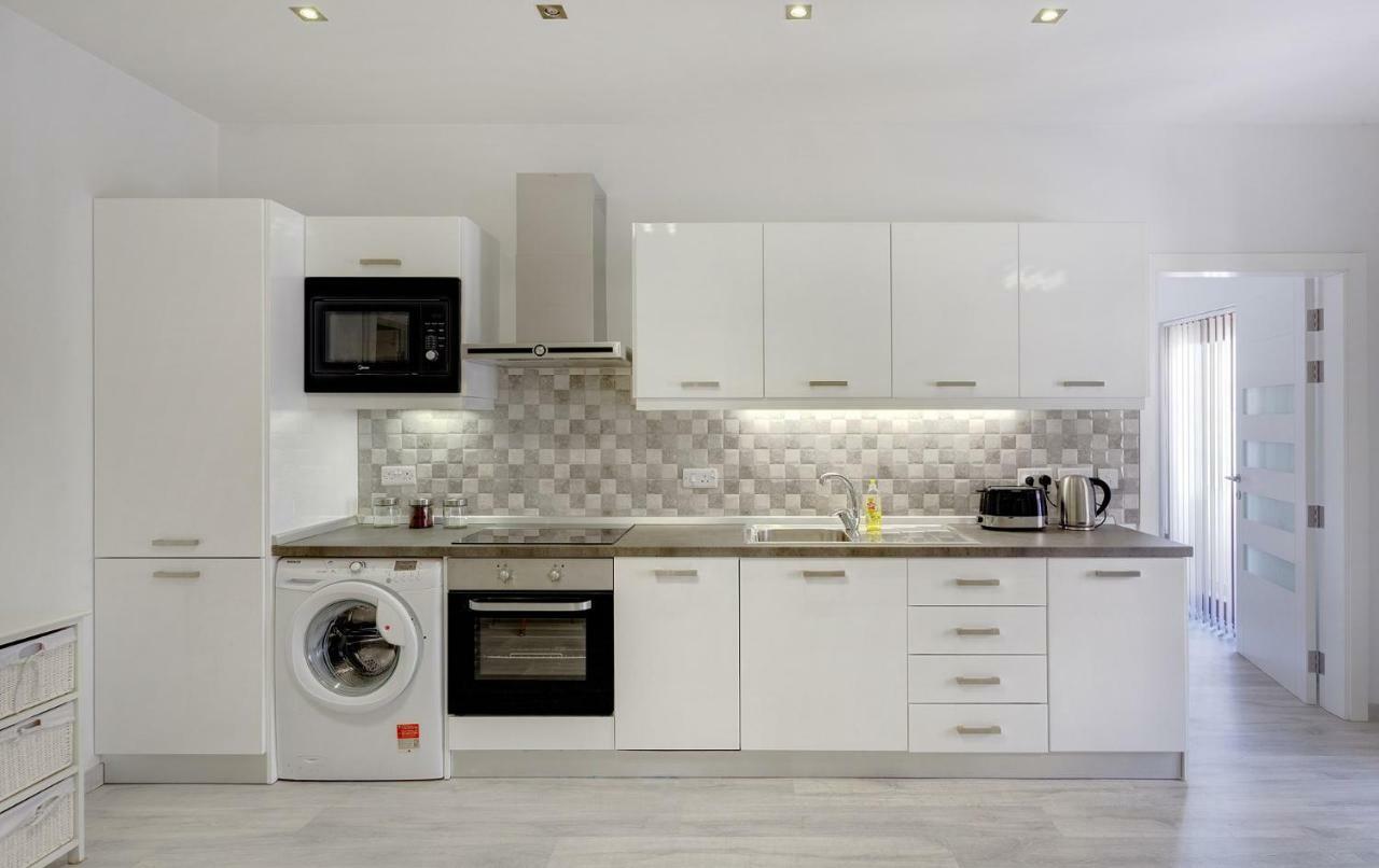 Splendid Apartment, Steps Away From The Sea Sliema Ngoại thất bức ảnh