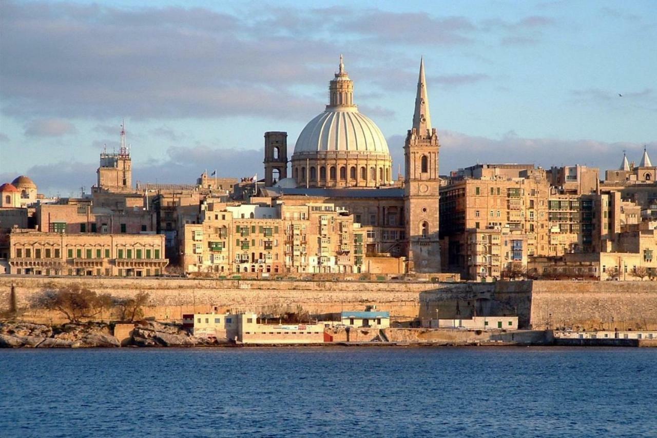 Splendid Apartment, Steps Away From The Sea Sliema Ngoại thất bức ảnh