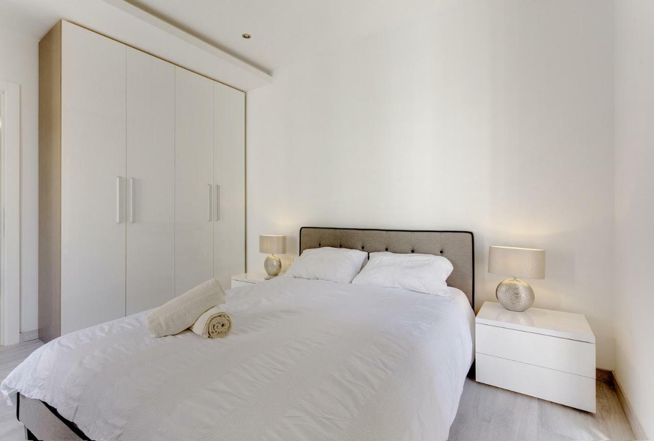 Splendid Apartment, Steps Away From The Sea Sliema Ngoại thất bức ảnh