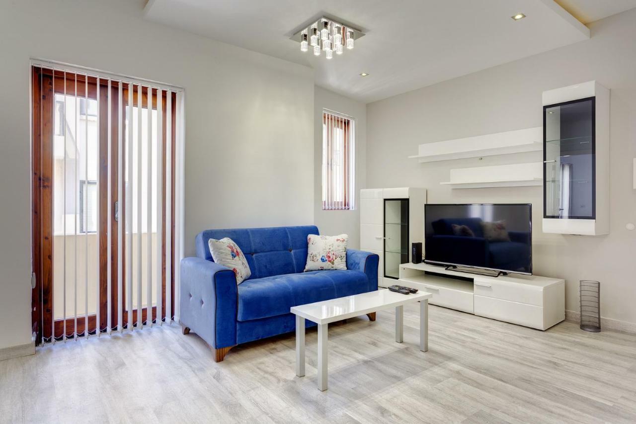 Splendid Apartment, Steps Away From The Sea Sliema Ngoại thất bức ảnh
