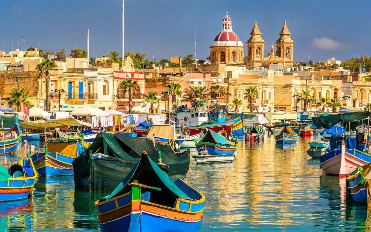 Splendid Apartment, Steps Away From The Sea Sliema Ngoại thất bức ảnh