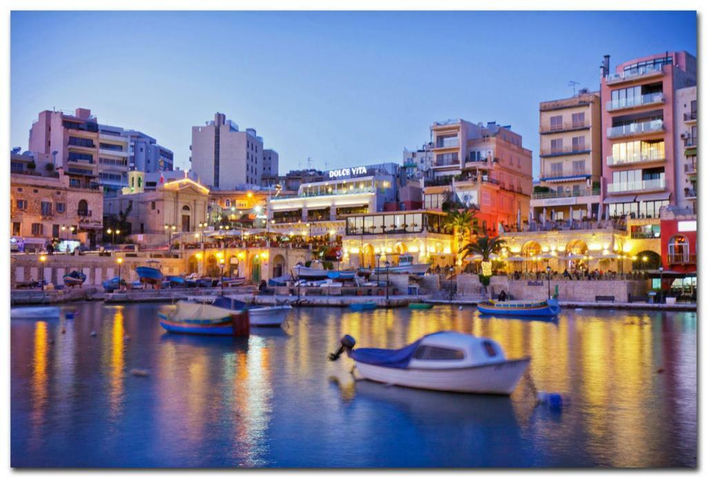 Splendid Apartment, Steps Away From The Sea Sliema Ngoại thất bức ảnh